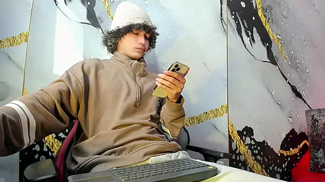 thanier_18 – Naživo XXX chat