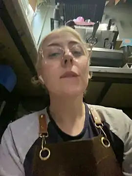 cinnabon_ XXX чат на живо