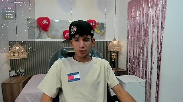 JDWhite18 Live XXX Chat