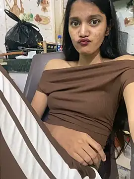 ToFabForYou Adlı Modelin Canlı XXX Sohbeti
