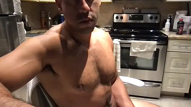 Czat XXX na żywo – BigGuyMuscle