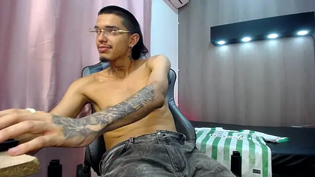 Tayson_Hot's Live XXX Chat