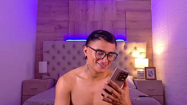 LiamDeeps Adlı Modelin Canlı XXX Sohbeti