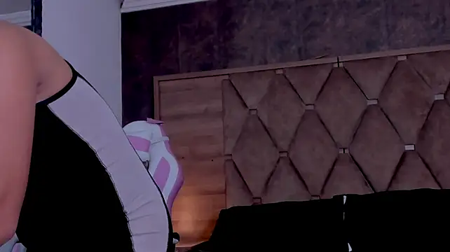 CarolineFyreのライブXXXチャット