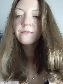 XXX chat uživo modela KattyLuuu