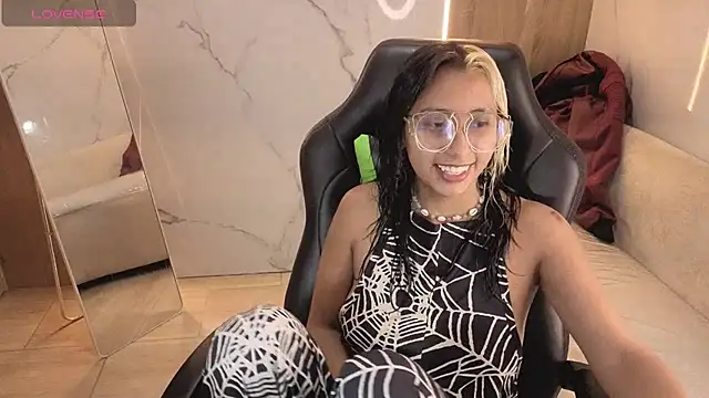 Chatroom XXX en direct de raven_stone_cn