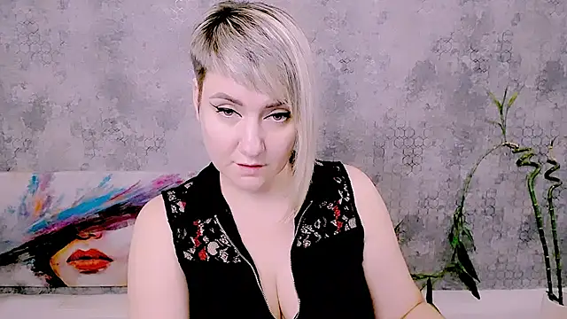 Djullia's Live XXX Chat