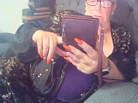 Playful_MILF_Demi's Live XXX Chat