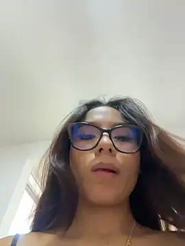 amira_cute2's Live XXX Chat