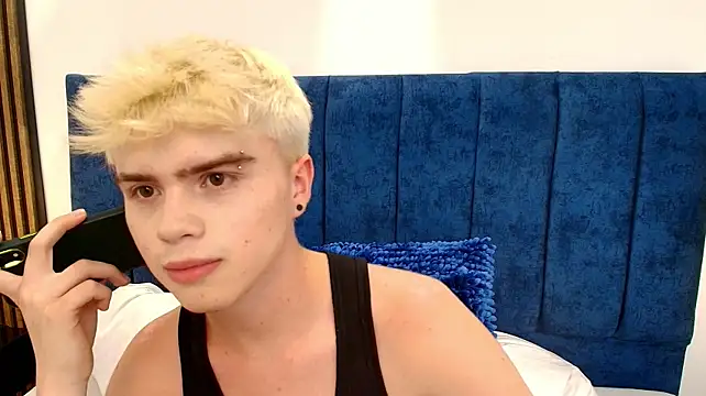 Ian_Stone élő XXX-chatje