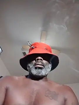 Tremainebigg – Naživo XXX chat