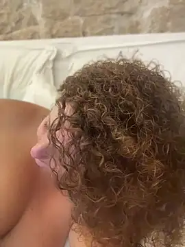 SempreDonatella Adlı Modelin Canlı XXX Sohbeti