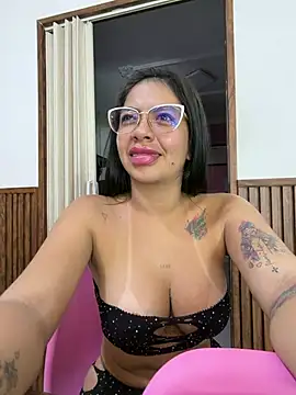 Noa_rousse01's Live XXX Chat