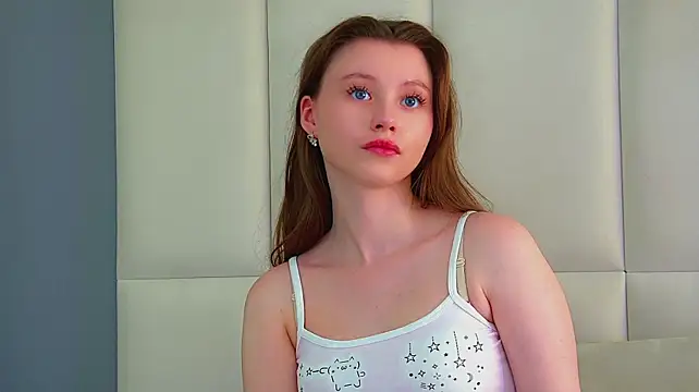 Chat XXX en directo de KeiraAsti