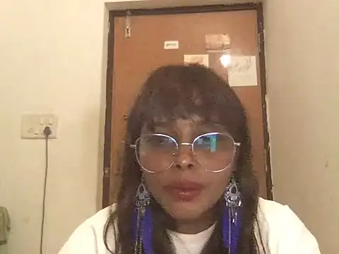 Živý XXX chat raveena_hot