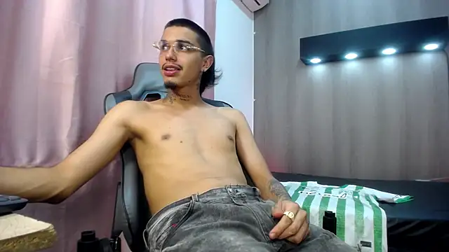 Tayson_Hot élő XXX-chatje
