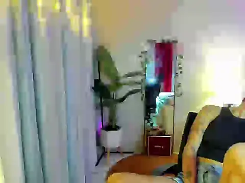 Miler_lover69: διαδικτυακό σόου στην κάμερα