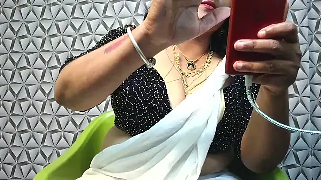 AADHIRA_SOUTH_INDIA Chat XXX in diretta
