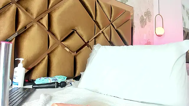 Alexa-Lynx Obrolan Langsung XXX