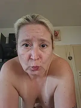 GeileEstelle Adlı Modelin Canlı XXX Sohbeti