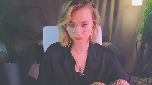 NoraMoreau Live XXX Chat