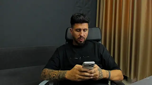 LoganStroud Chat XXX live