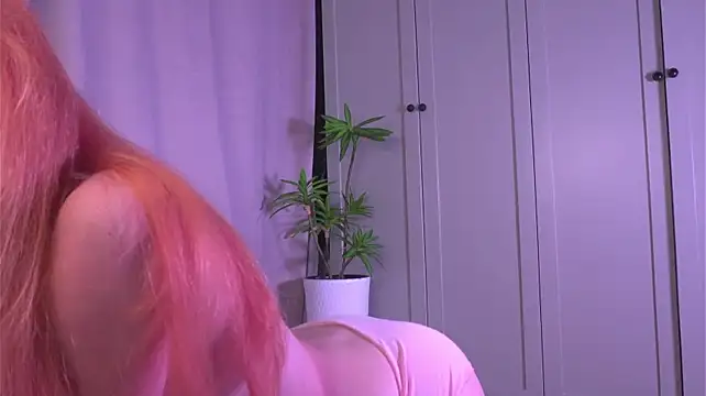 XXX chat uživo modela tgirlfoxy