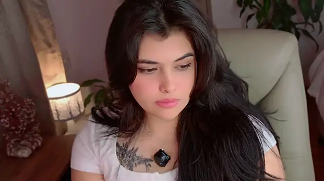 Nannicutee Adlı Modelin Canlı XXX Sohbeti