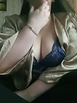 צ'אט XXX בשידור חי של Kira_mikki777