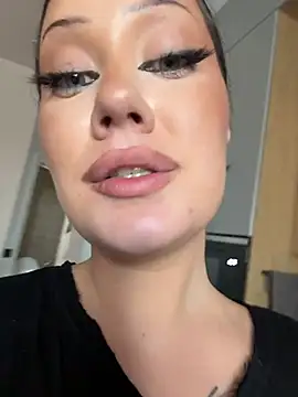 EveryTokenIsImportant Chat XXX in diretta