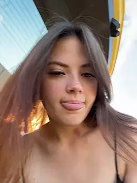 XXX chat uživo modela RubyRiot