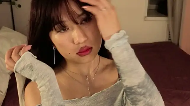 Erika_Kim Chat XXX in diretta