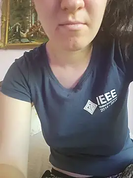 LaraBelle 现场XXX聊天