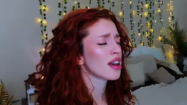 ChristinaConteeree's Live XXX Chat