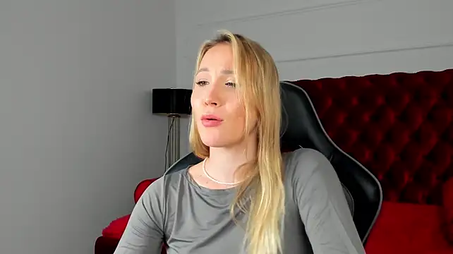 ElaraVoltagen Live XXX chat