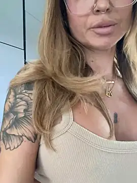 Etwas_neugierig's Live XXX Chat