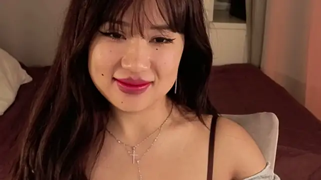 Erika_Kim Chat XXX in diretta