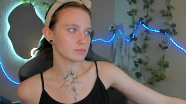 Elastikisss' Live XXX Chat
