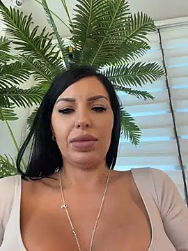 Chat +18 de ReynaMorel ao vivo