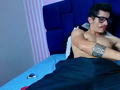 taylor_Stele Live XXX-chat