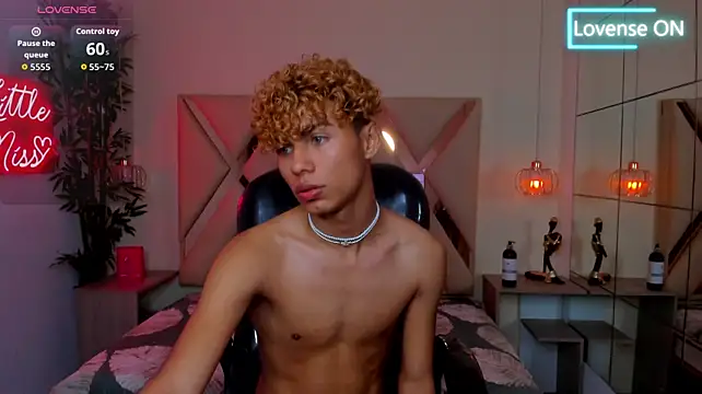 Živý XXX chat Anyelo_Twink