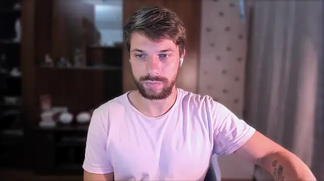 צ'אט XXX בשידור חי של Tony_Wolf