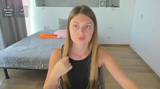 XXX chat uživo modela Kitkatvel