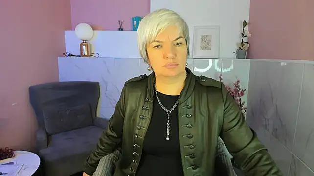 CarmenSoft Adlı Modelin Canlı XXX Sohbeti