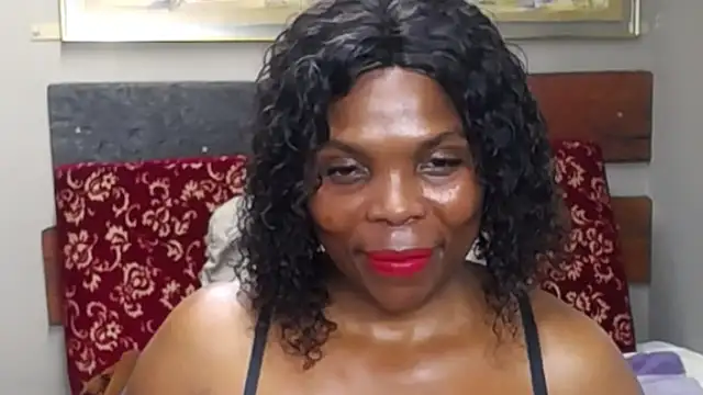 BustyEbonyMilf's Live XXX Chat