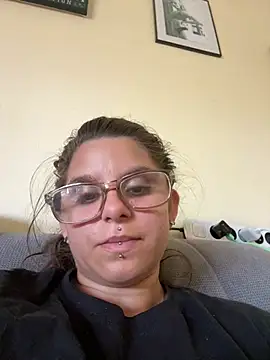 Brutecia2002 Chat XXX in diretta