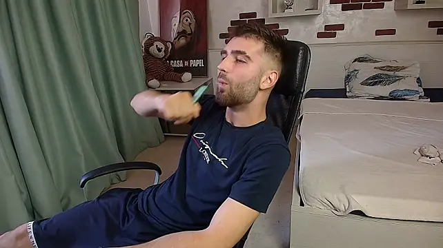 KyloEast Chat XXX live