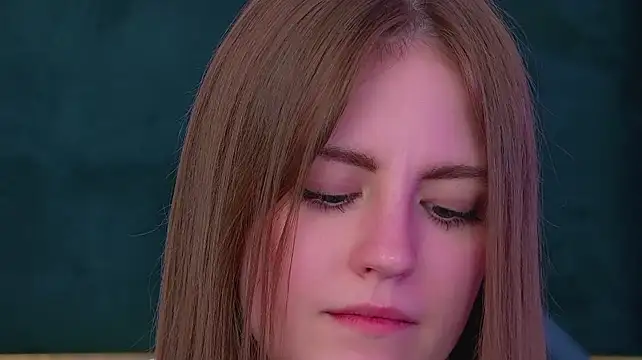 SofiaSarvains' Live XXX Chat