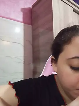 Beerrry Adlı Modelin Canlı XXX Sohbeti