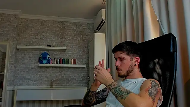 JonahShaw Live XXX-chat
